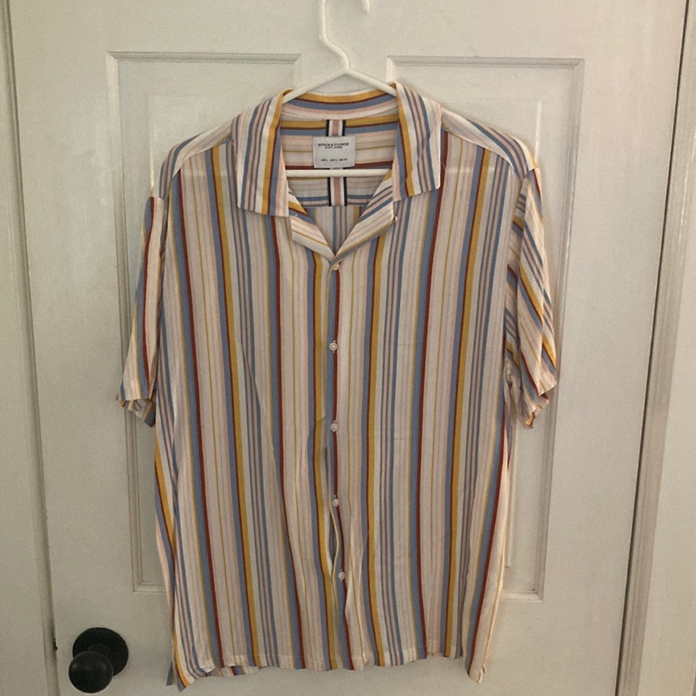 Denim & Flower Ricky Singh. Large men’s button down t-shirt.